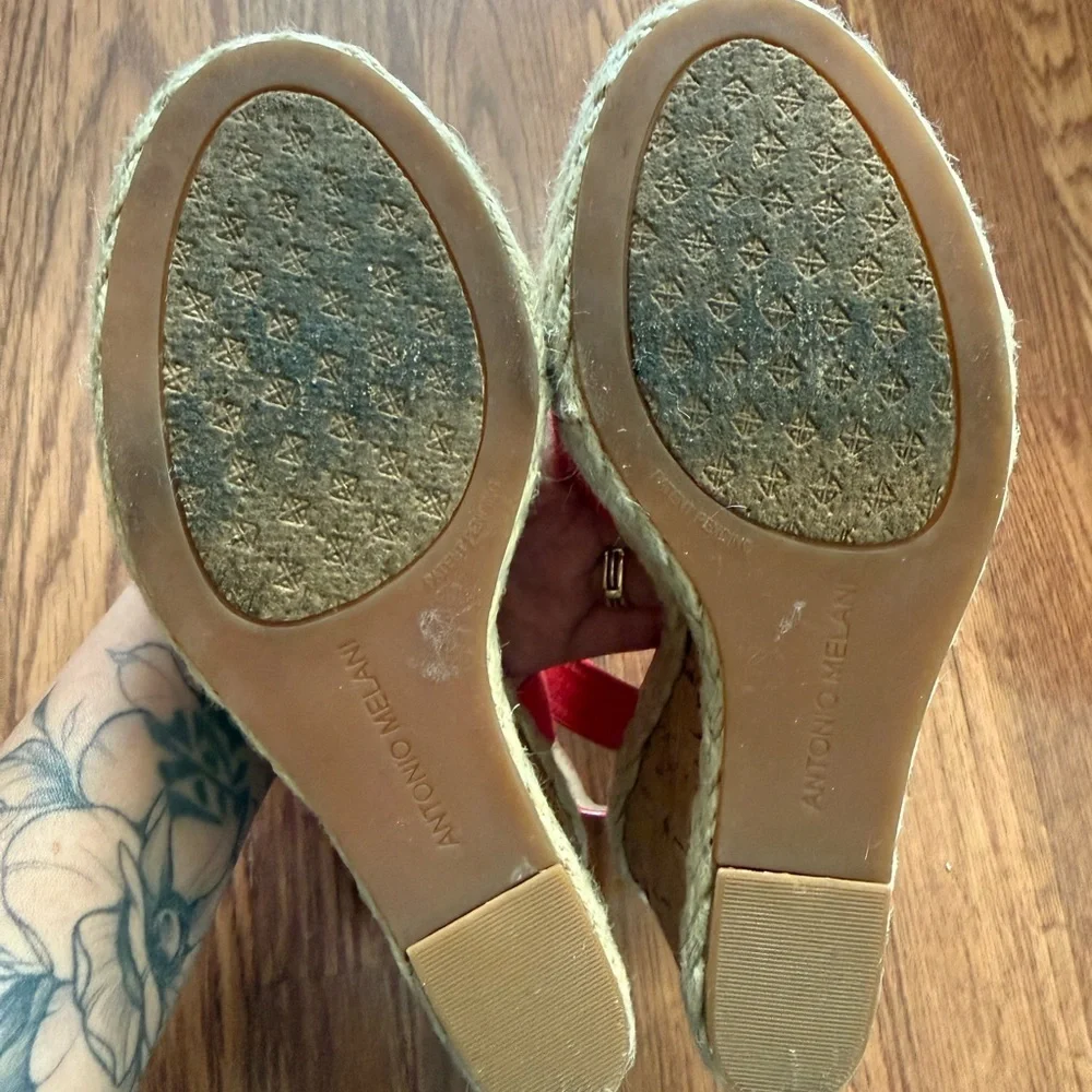 Antonio Melani Maree Coral T-Strap Wedge Espadrille Orange Sandals - Size 6